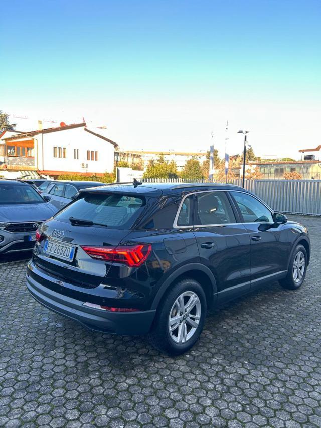 AUDI Q3 35 TDI quattro S tronic Business