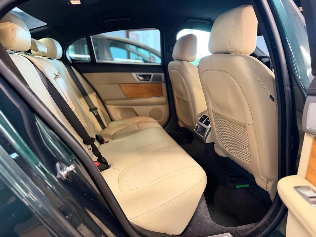Jaguar XF 2.2 D 200 CV Business Edition