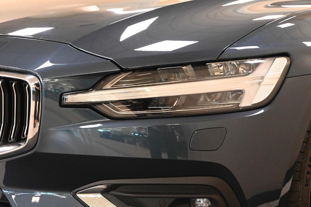 VOLVO V60 (2018-->) V60 D4 Geartronic Inscription