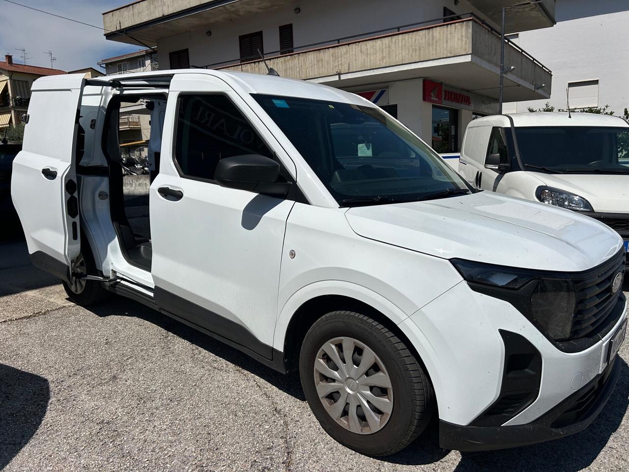Ford Transit Courier 1.5 100CV “ 85.000 KM 2024”