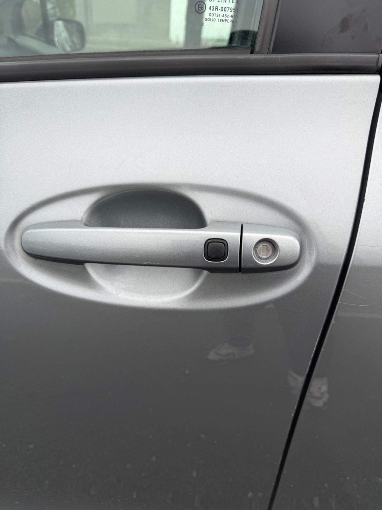 Toyota Yaris 1.0 5 porte