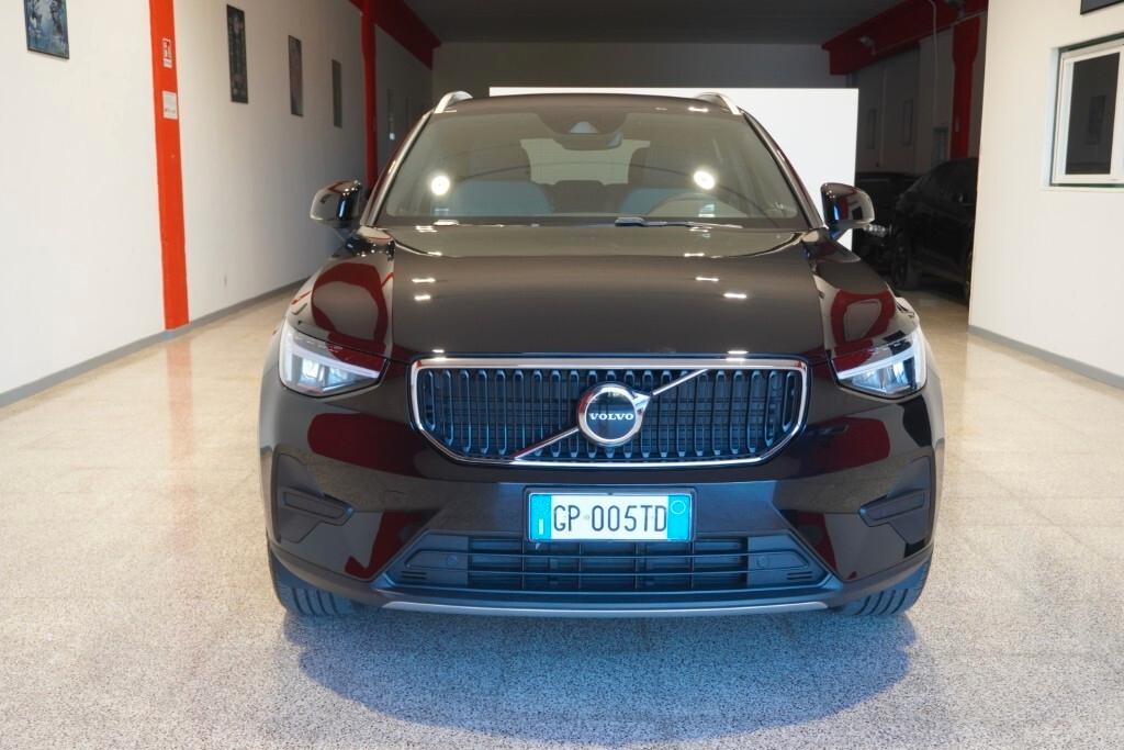 VOLVO XC40 1.5 T2 129CV AUTOM. CORE ( FARI LED - COCKPIT - CRUISE - NAVI - MIRROR - PDC - TELECAMERA POST. - CERCHI 18 )
