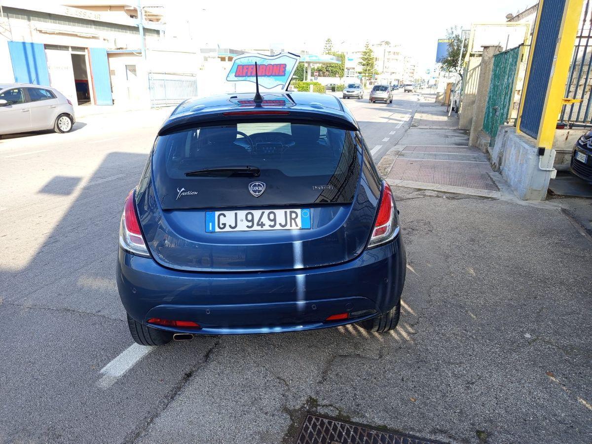 LANCIA Ypsilon 1.0 FireFly 5p. Hybryd Gold - 2022