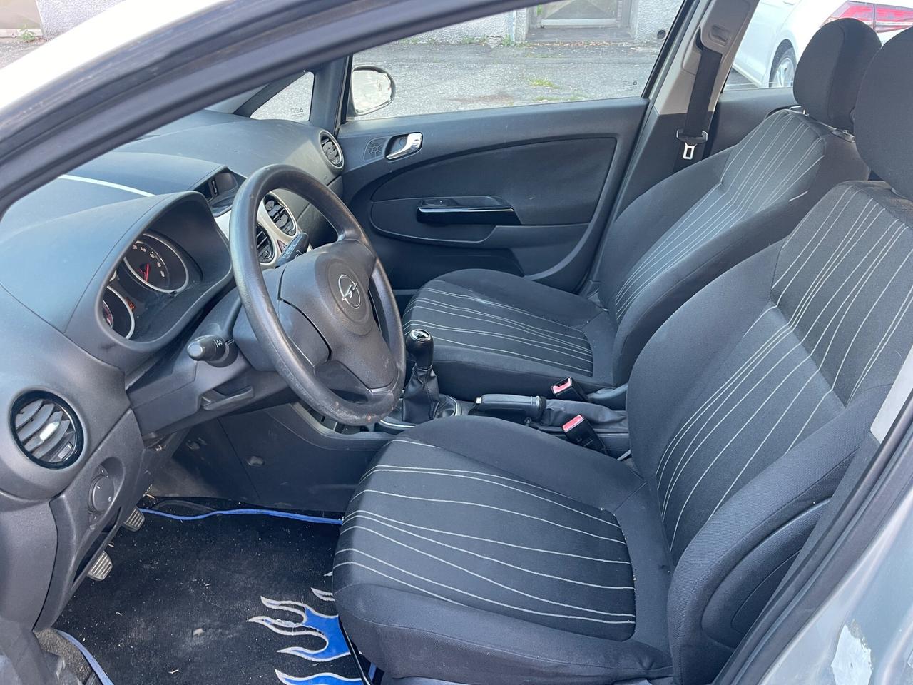 Opel Corsa 1.2 benzina euro4 per COMERCIANTI
