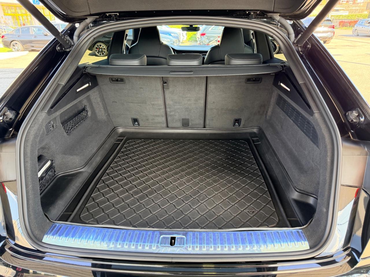 Audi Q8 50 TDI 286 CV quattro tiptronic S line Pack carbonio