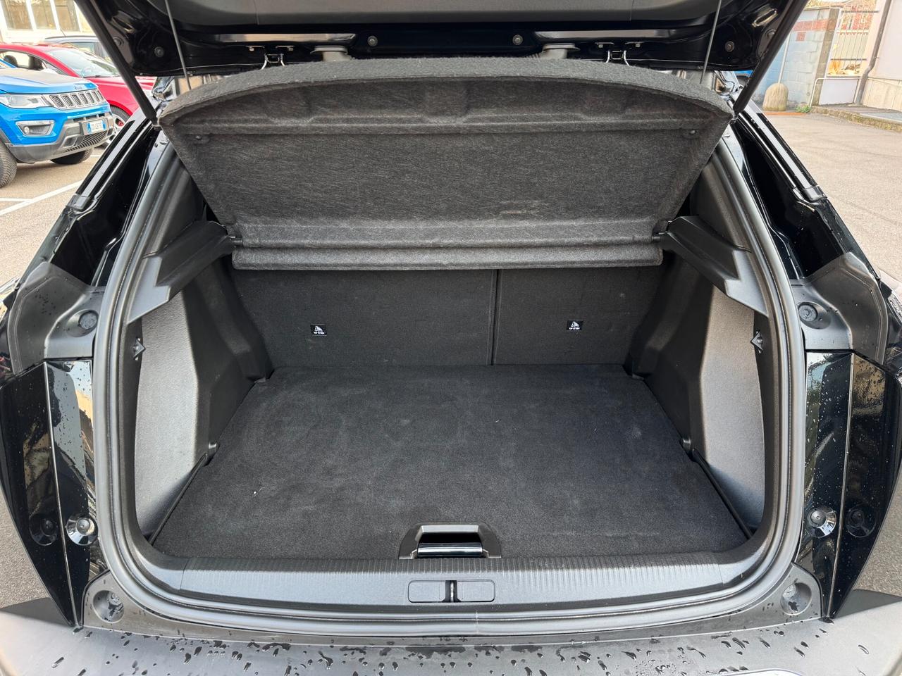 Peugeot 2008 PureTech 100 S&S Allure Pack
