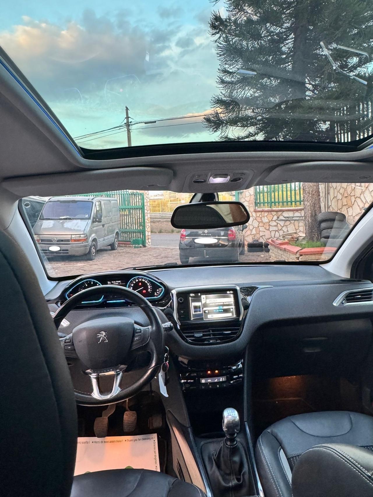 Peugeot 2008 1.6 e-HDi 115 CV Stop&Start Féline