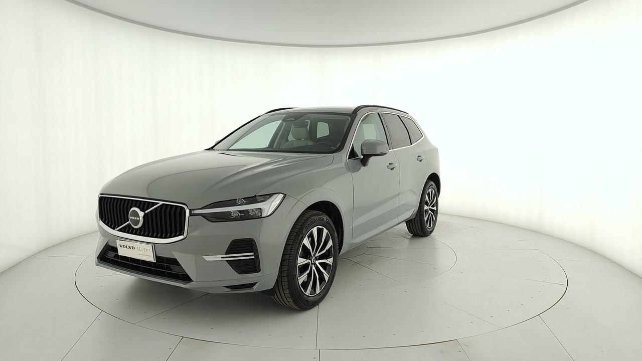 VOLVO XC60 2.0 b4 Momentum auto