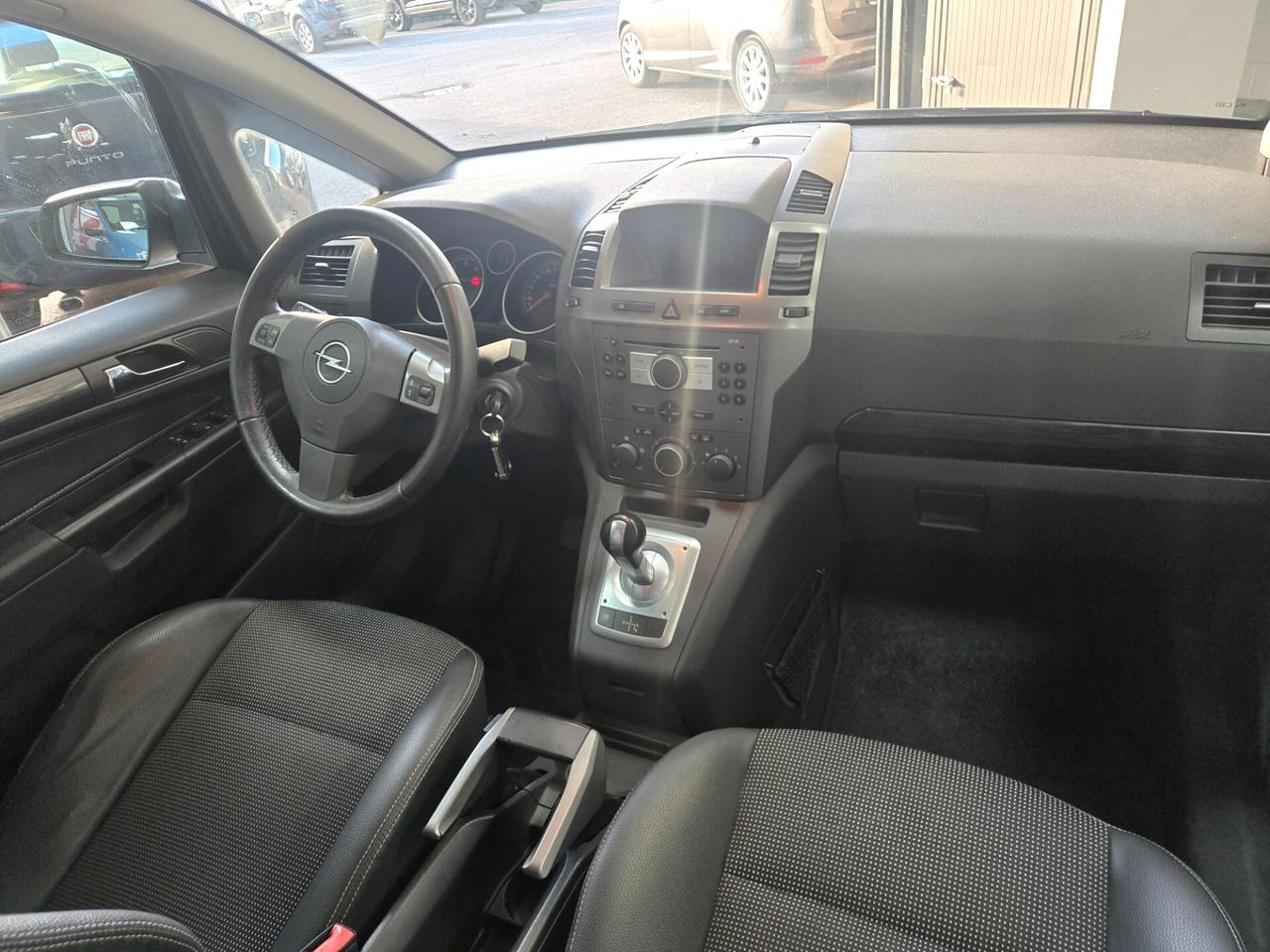 Opel Zafira 1.8 16V VVT Cosmo