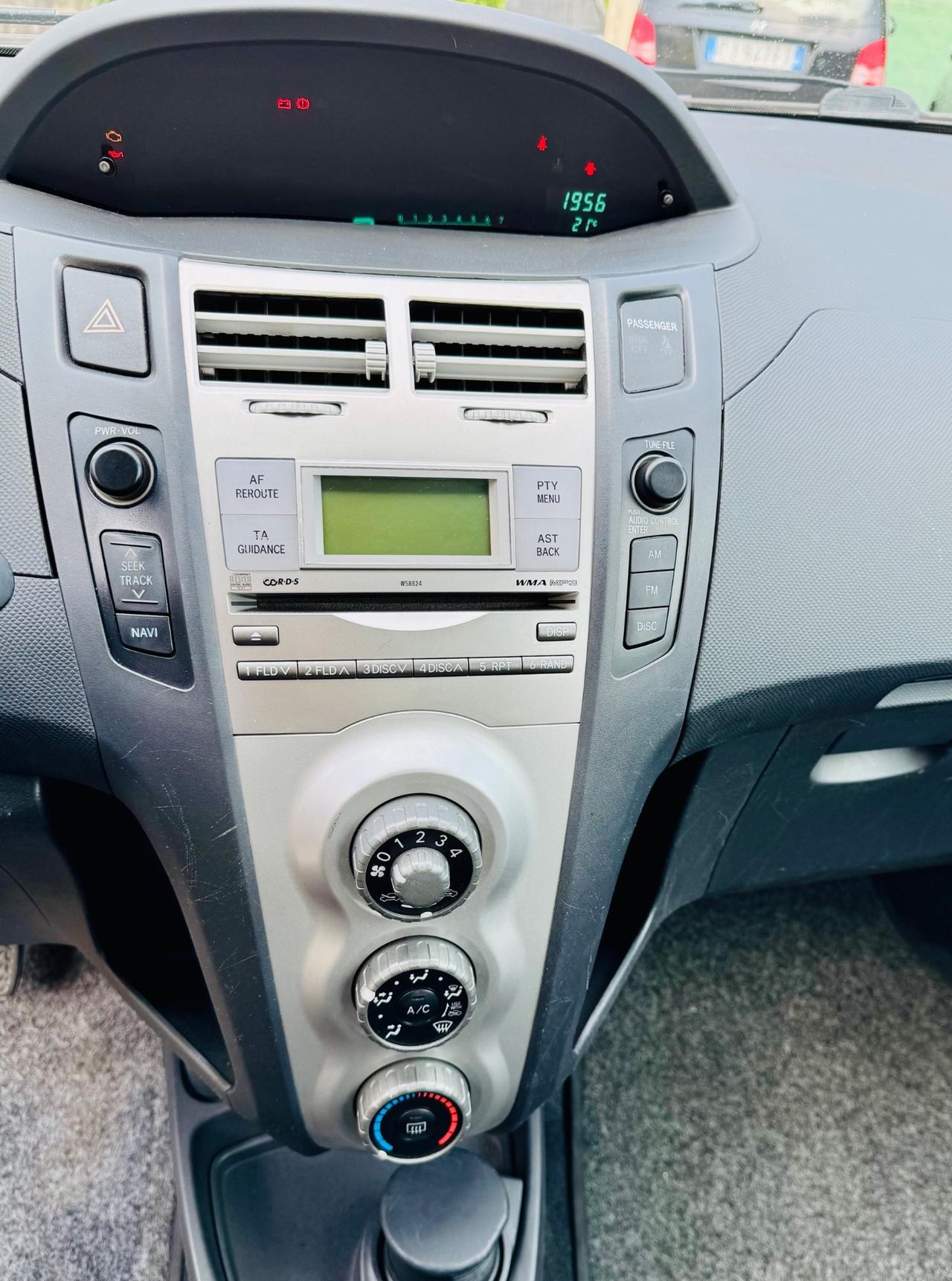 Toyota Yaris 1.0 5 porte Now Ok Neopatentati