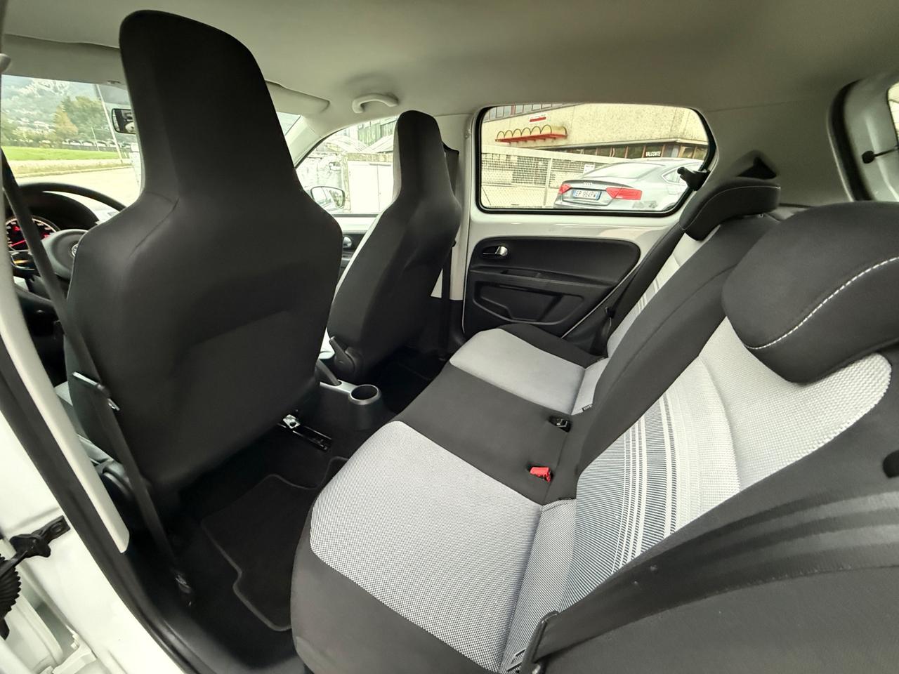 Volkswagen up! 1.0 75 CV 5p WHITE NEOPATENTATI