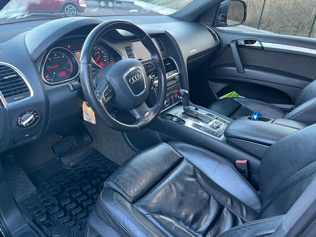 Audi Q7 3.0 V6 TDI 233CV quattro tiptronic S-LINE