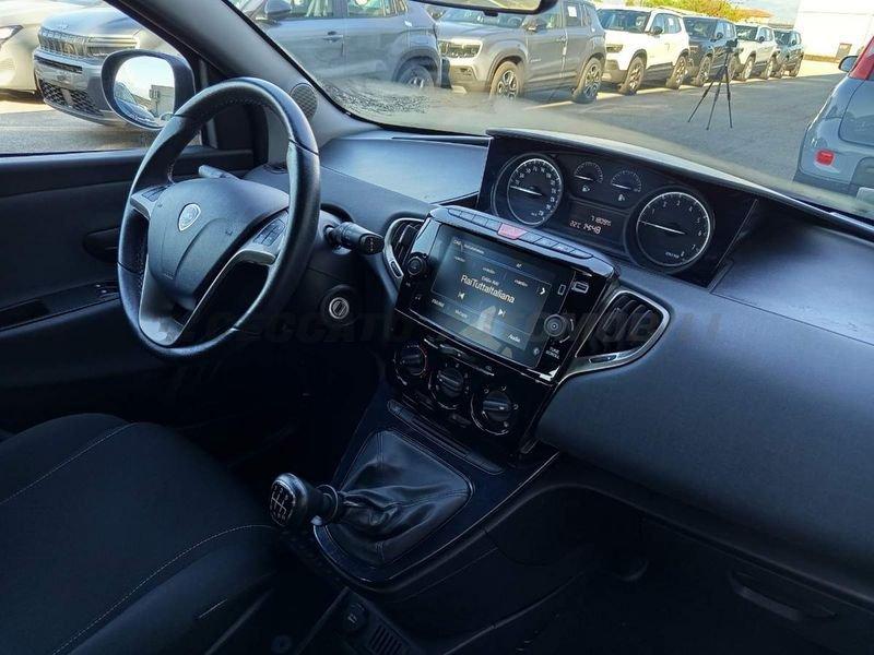 Lancia Ypsilon Ypsilon 1.0 firefly hybrid Gold s&s 70cv 5p.ti