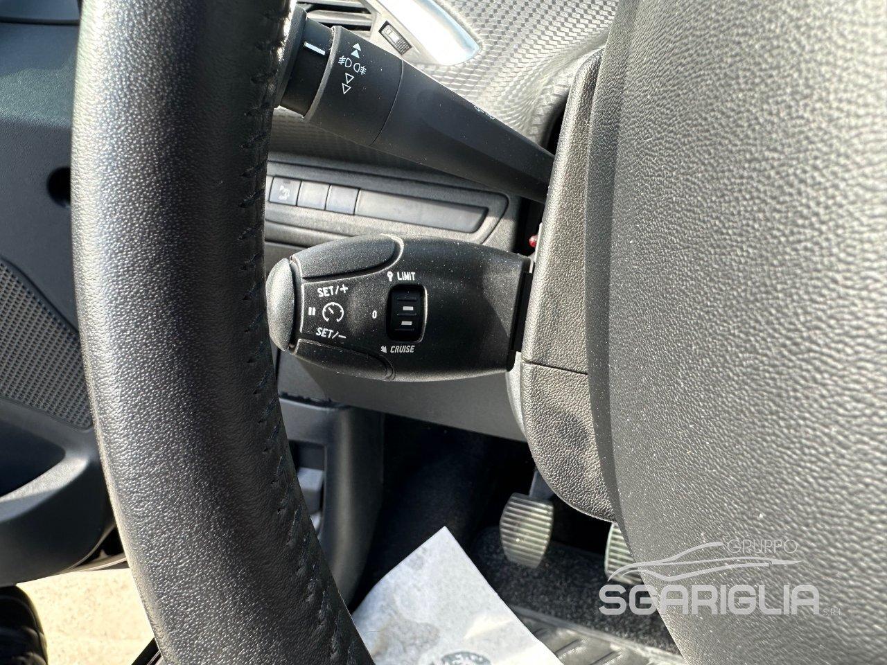 PEUGEOT 2008 1.6 HDI ALLURE