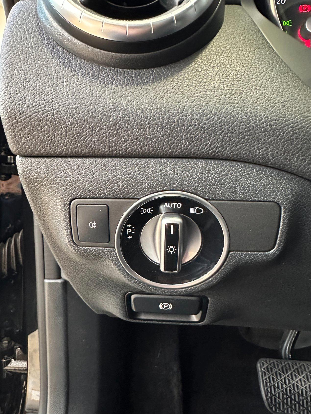 Mercedes CLA SW 220 d Sport 4matic auto - 18" - Camera - Navigatore