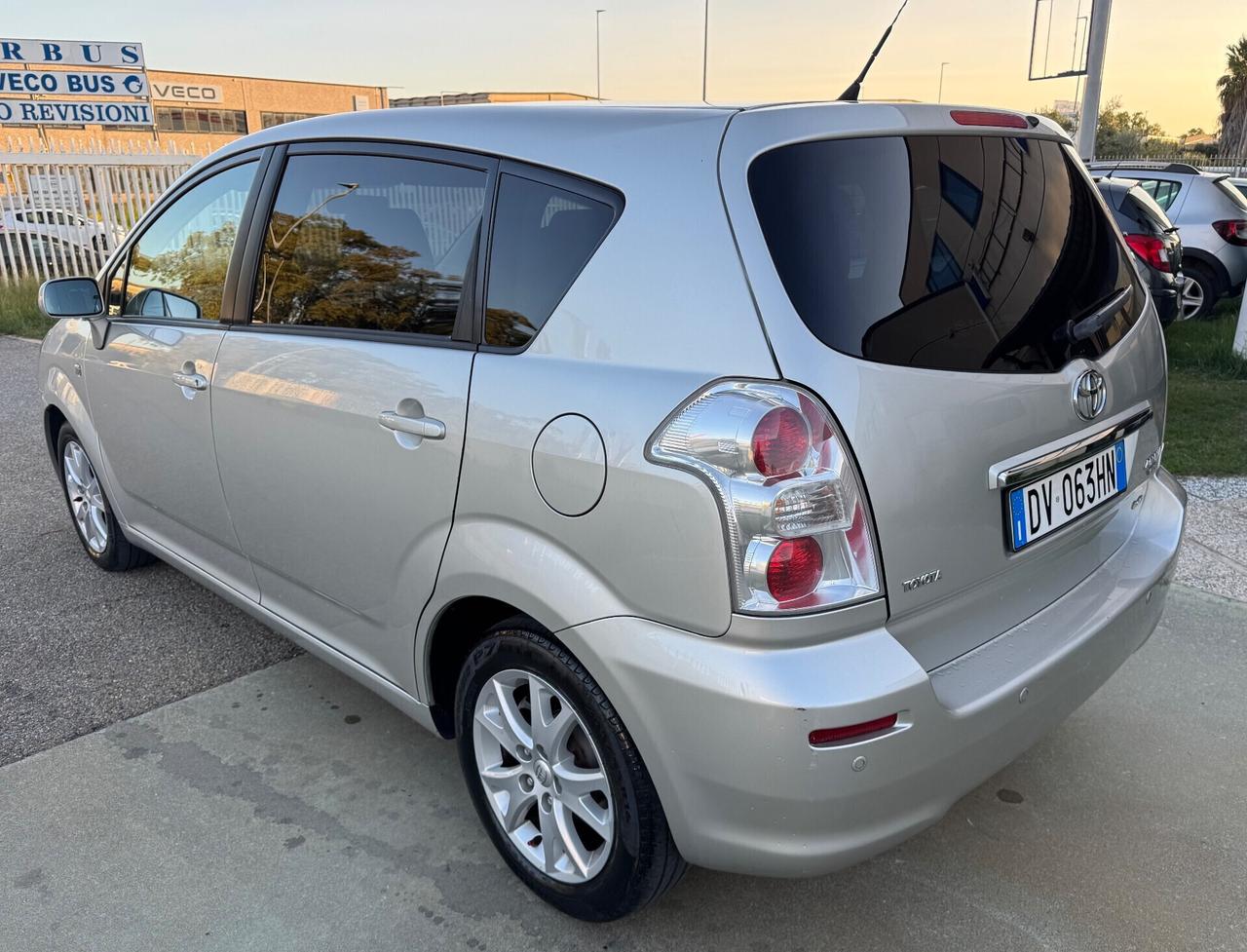 Toyota Corolla Verso 2.2 D-4D -SOLO 124.000 KM-