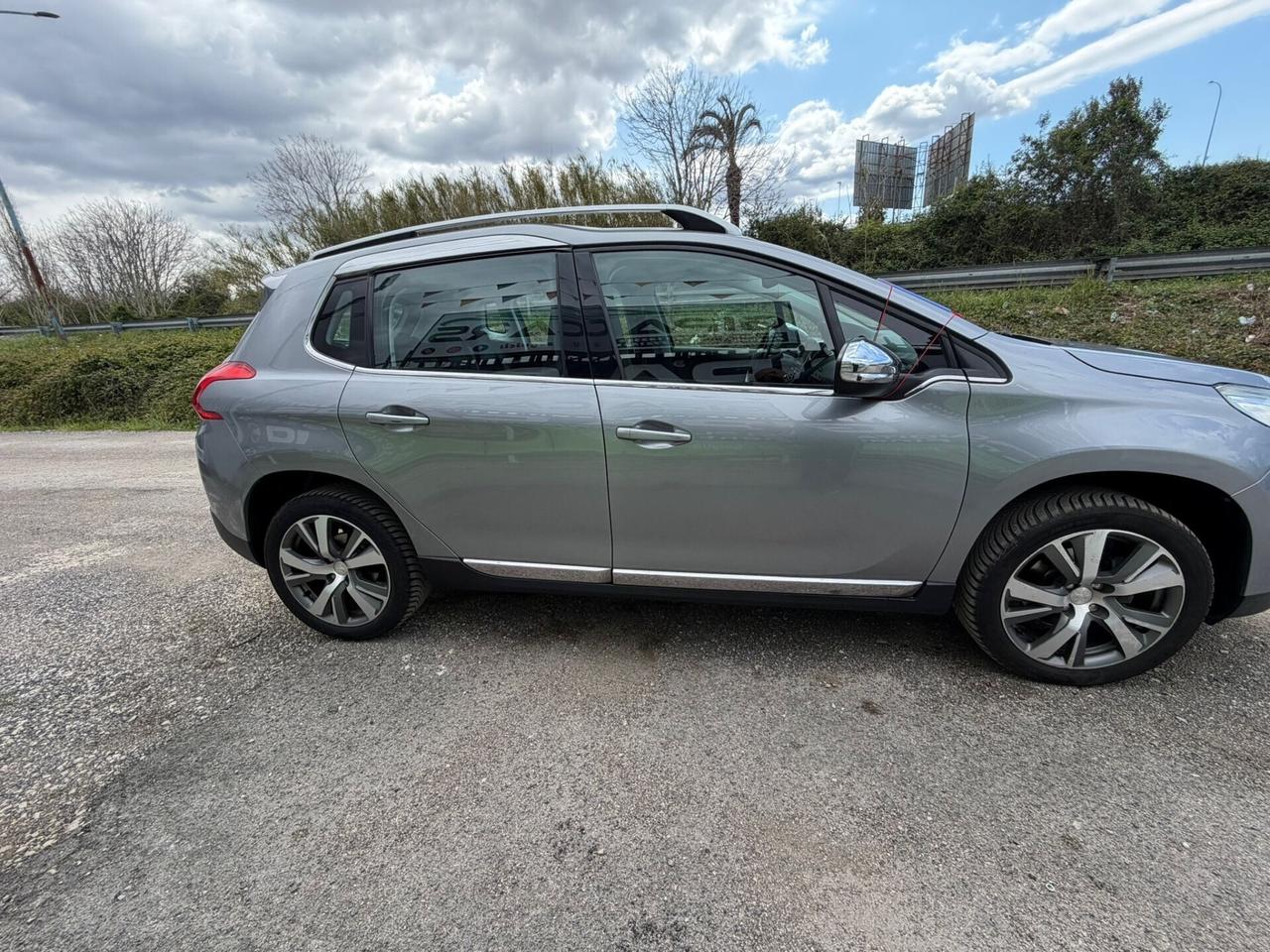 Peugeot 2008 1.6 e-HDi 115 CV Stop&Start Féline