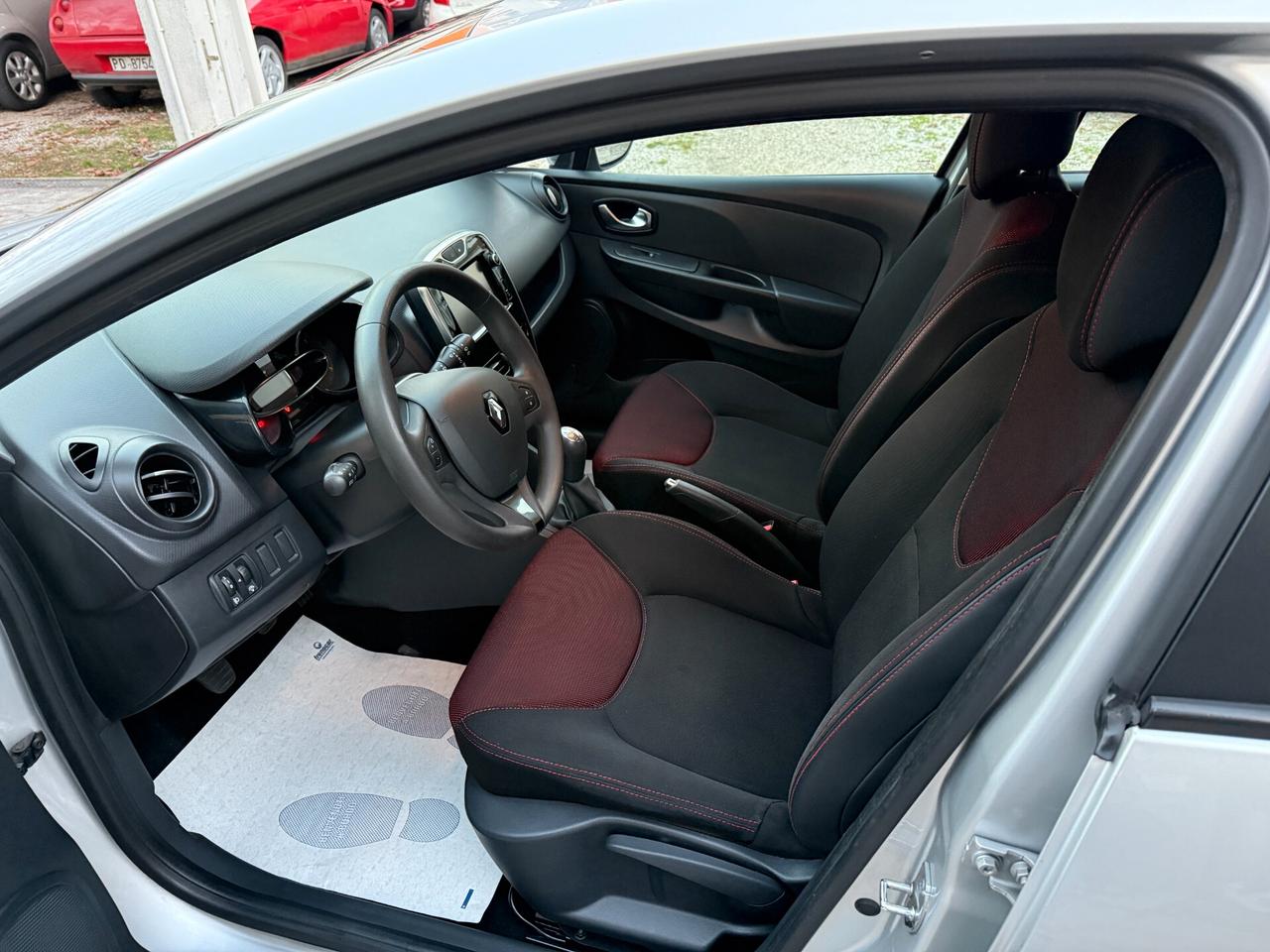 Renault Clio 1.2 75CV 5 porte Wave