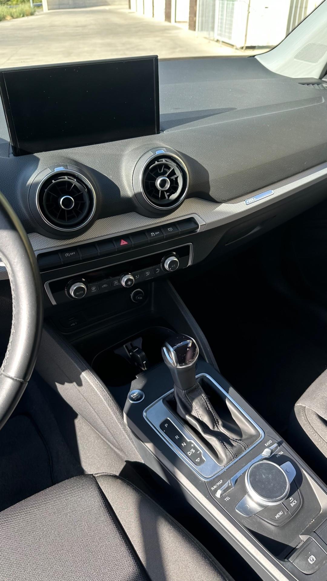 Audi Q2 30 TDI Identity Black