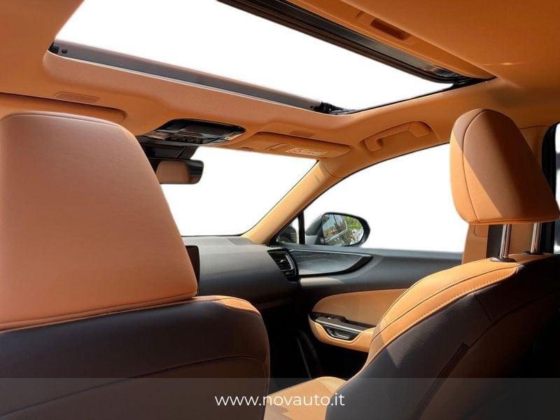 Lexus NX Plug-in Luxury 4WD MY22