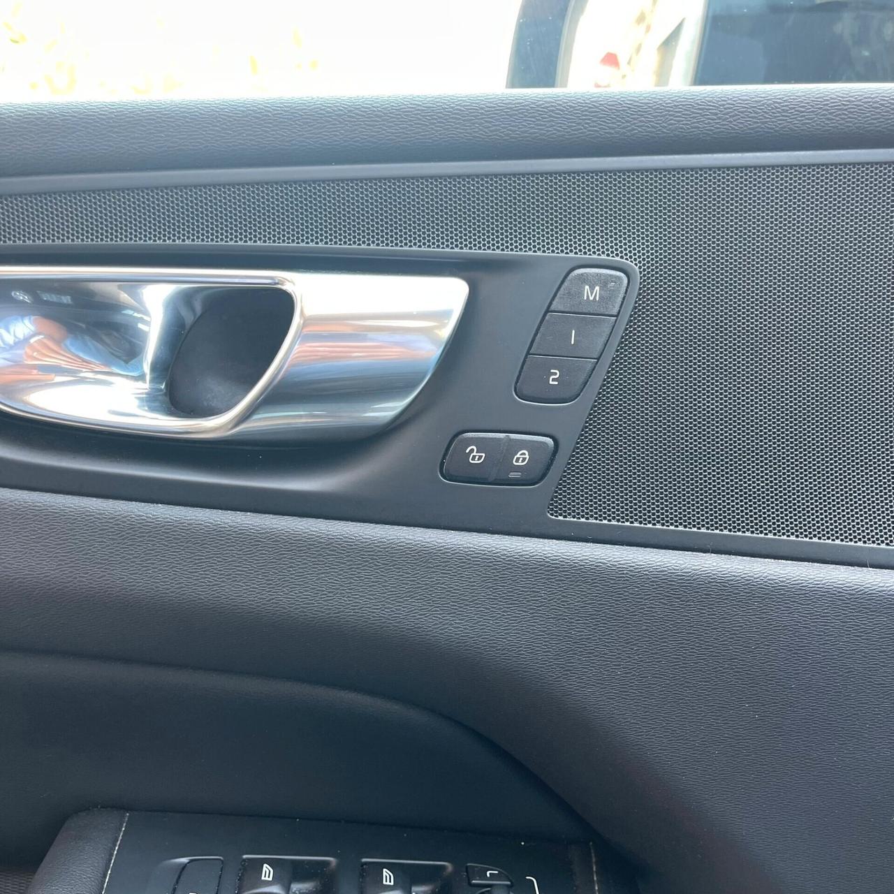 Volvo XC60 B4 AWD Plus Dark N1 Autocarro
