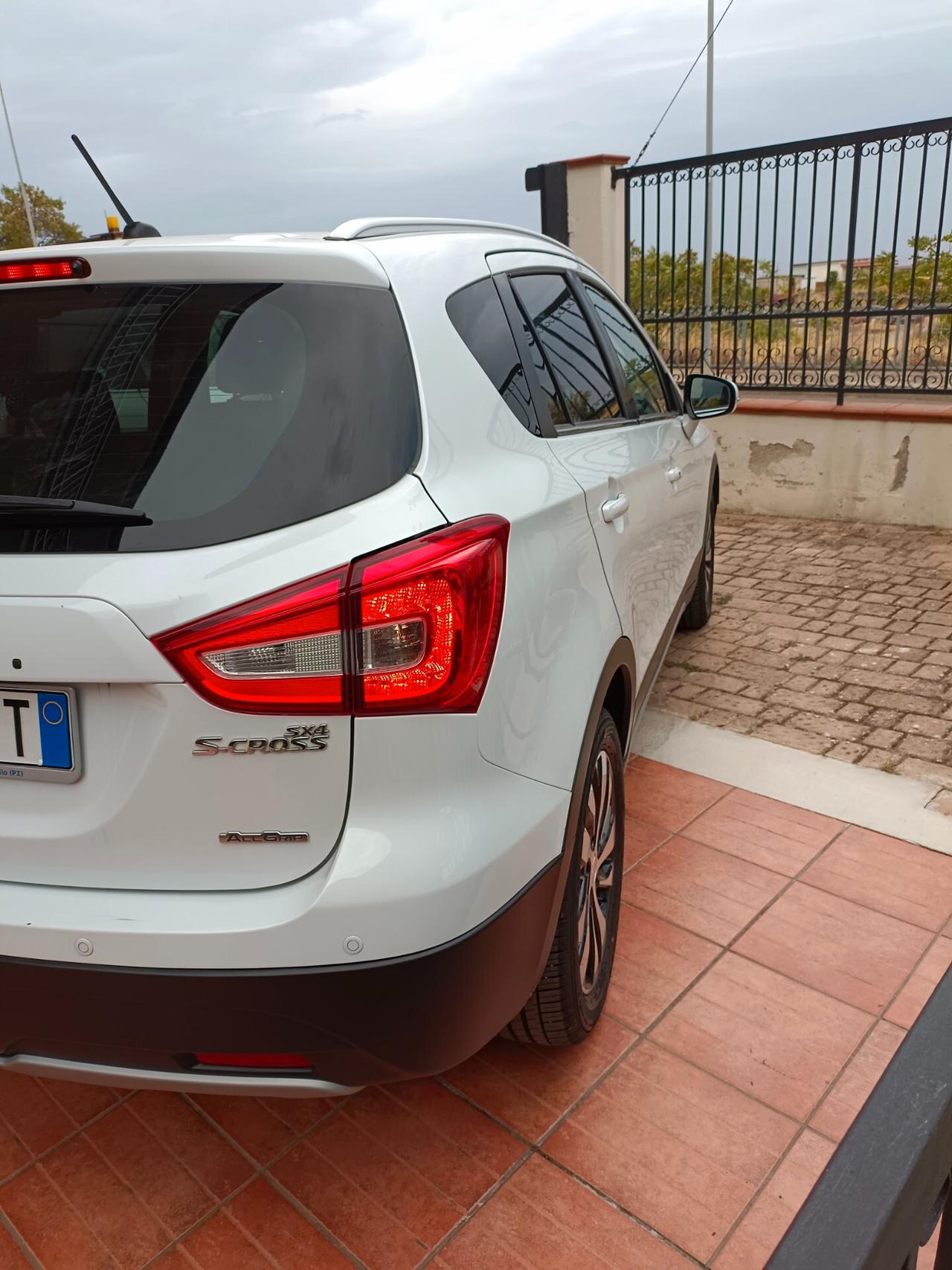 Suzuki S-Cross 1.6 DDiS Start&Stop 4WD All Grip DCT Star View