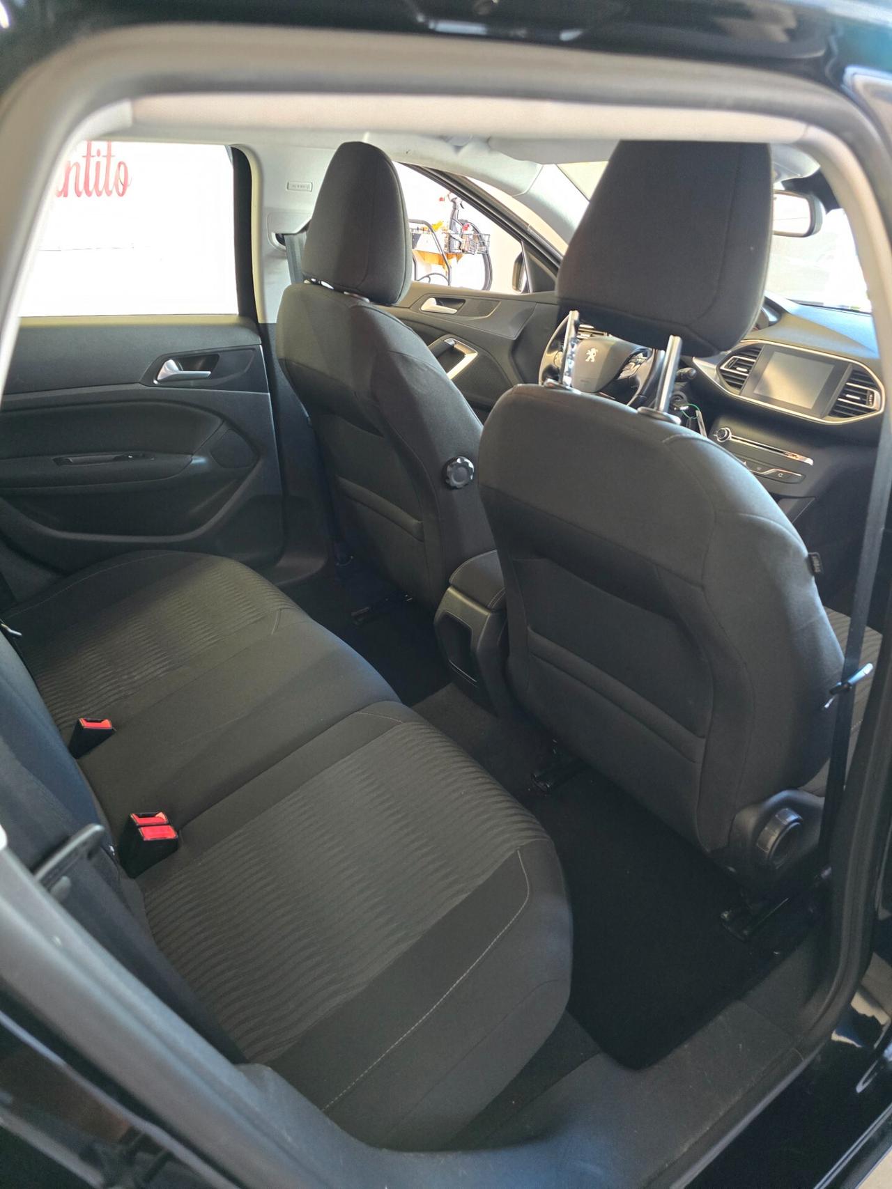 Peugeot 308 BlueHDi 120 S&S SW Active