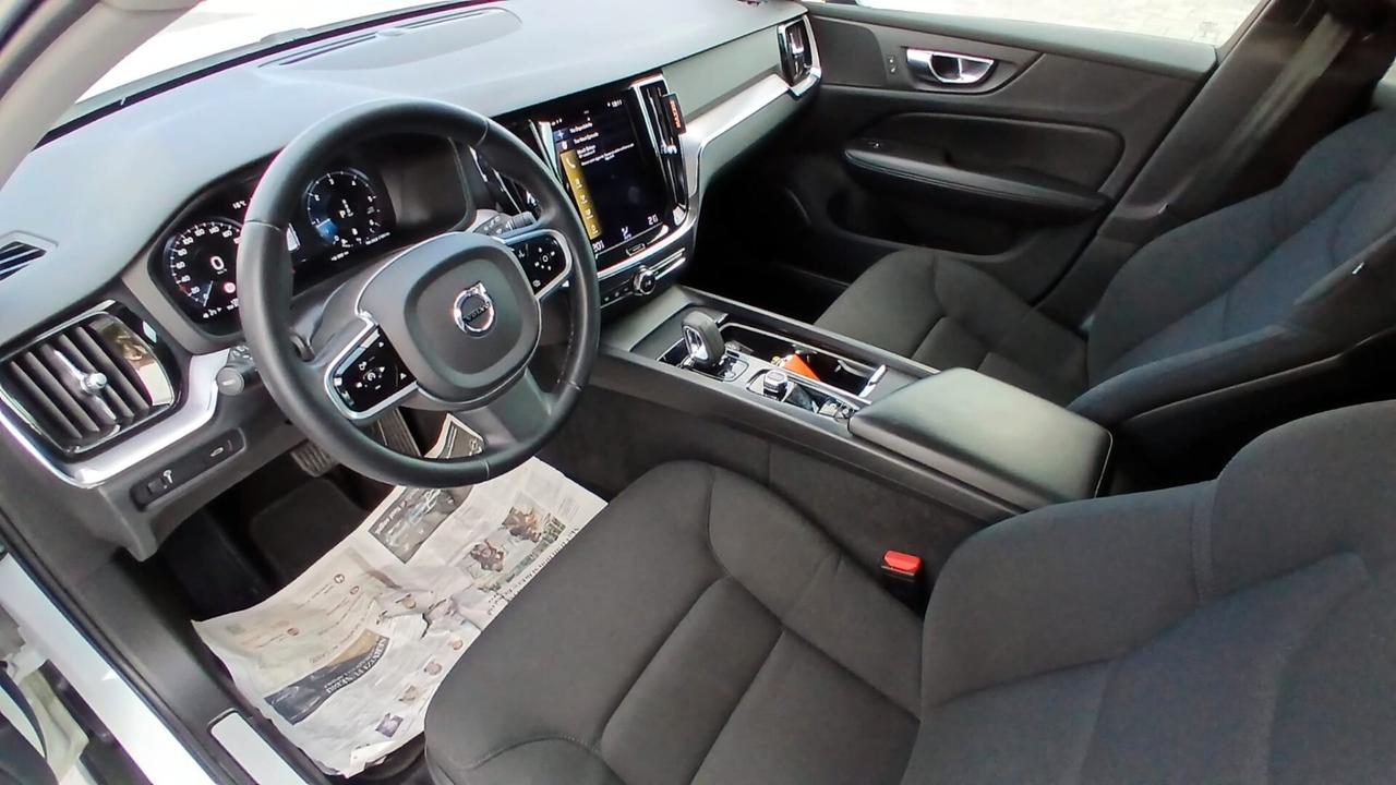 Volvo V60 Cross Country B4 (d) AWD automatico Core