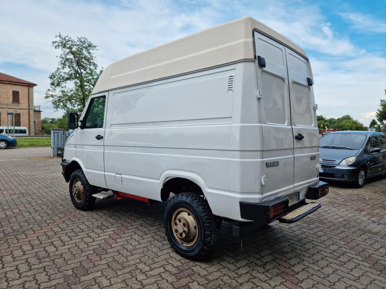 IVECO TURBO DAILY 4X4 2.8TD 35