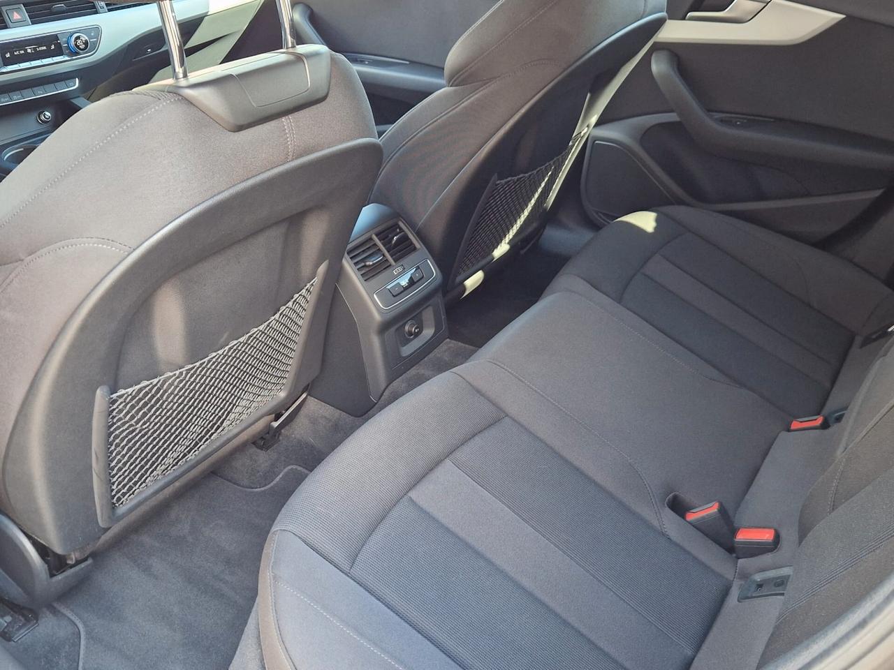 Audi A4 Avant 40 g-tron S tronic
