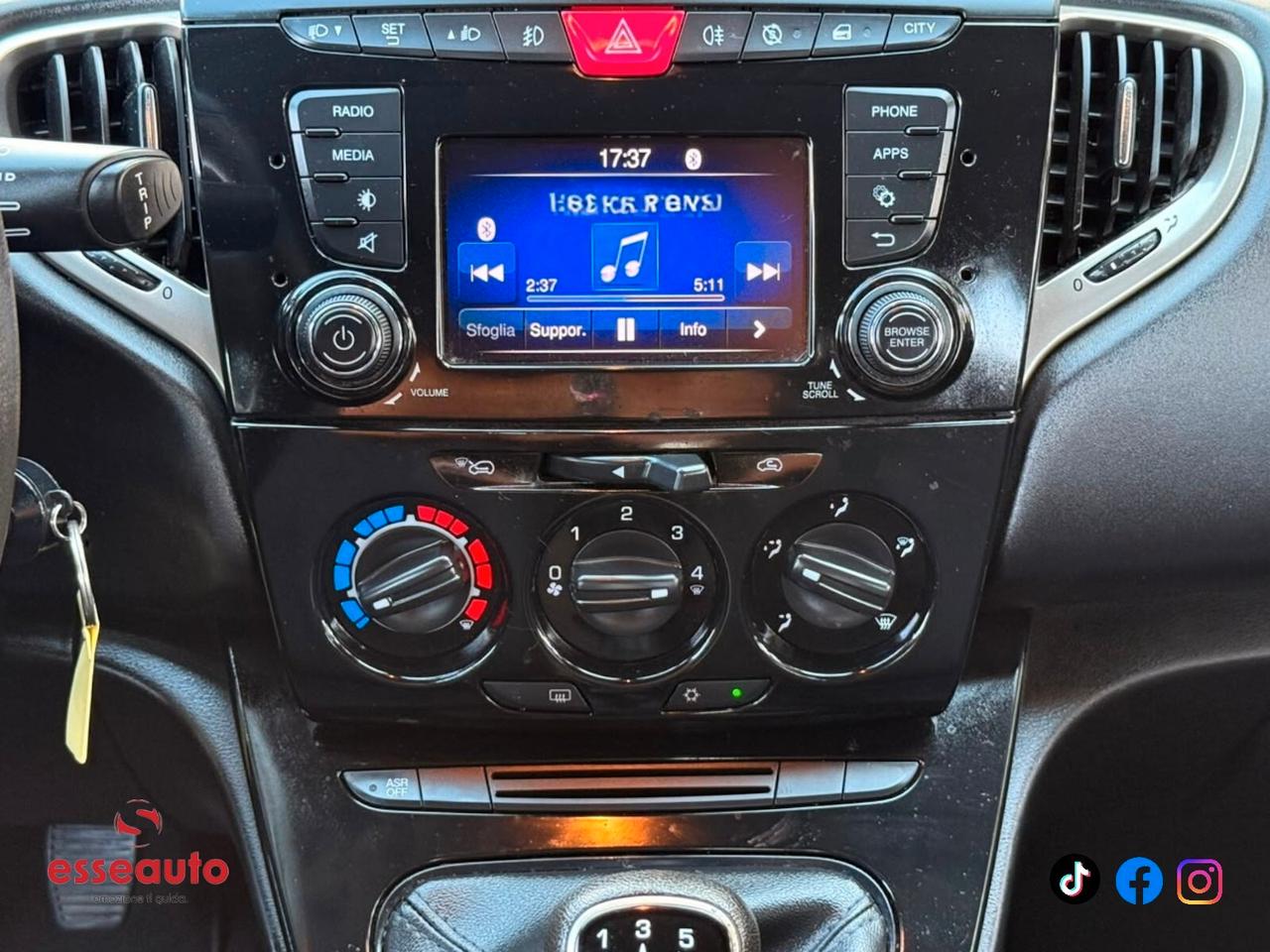 Lancia Ypsilon 1.0 FireFly 5 porte S&S Hybrid Ecochic Gold