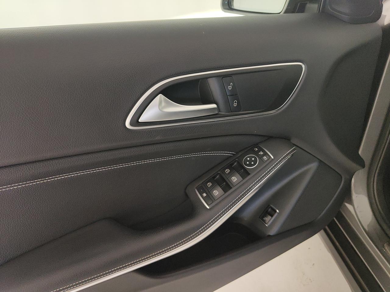 Mercedes-Benz GLA 200 Sport auto