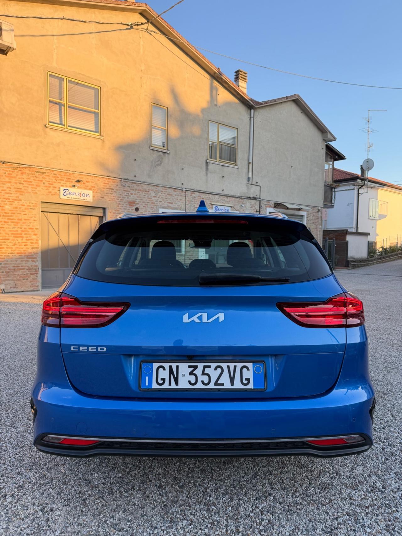 Kia Ceed 1.6 CRDi 136 CV MHEV DCT SW Business