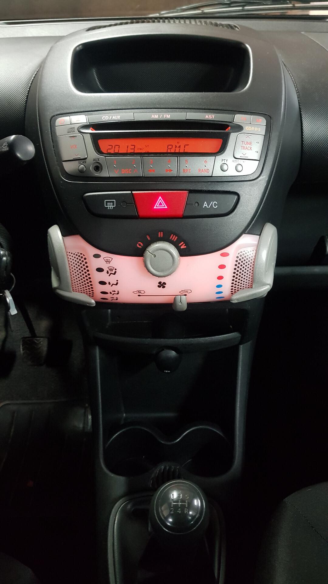 TOYOTA AYGO 1.0 5P LOUNGE CONNECT 08/2012