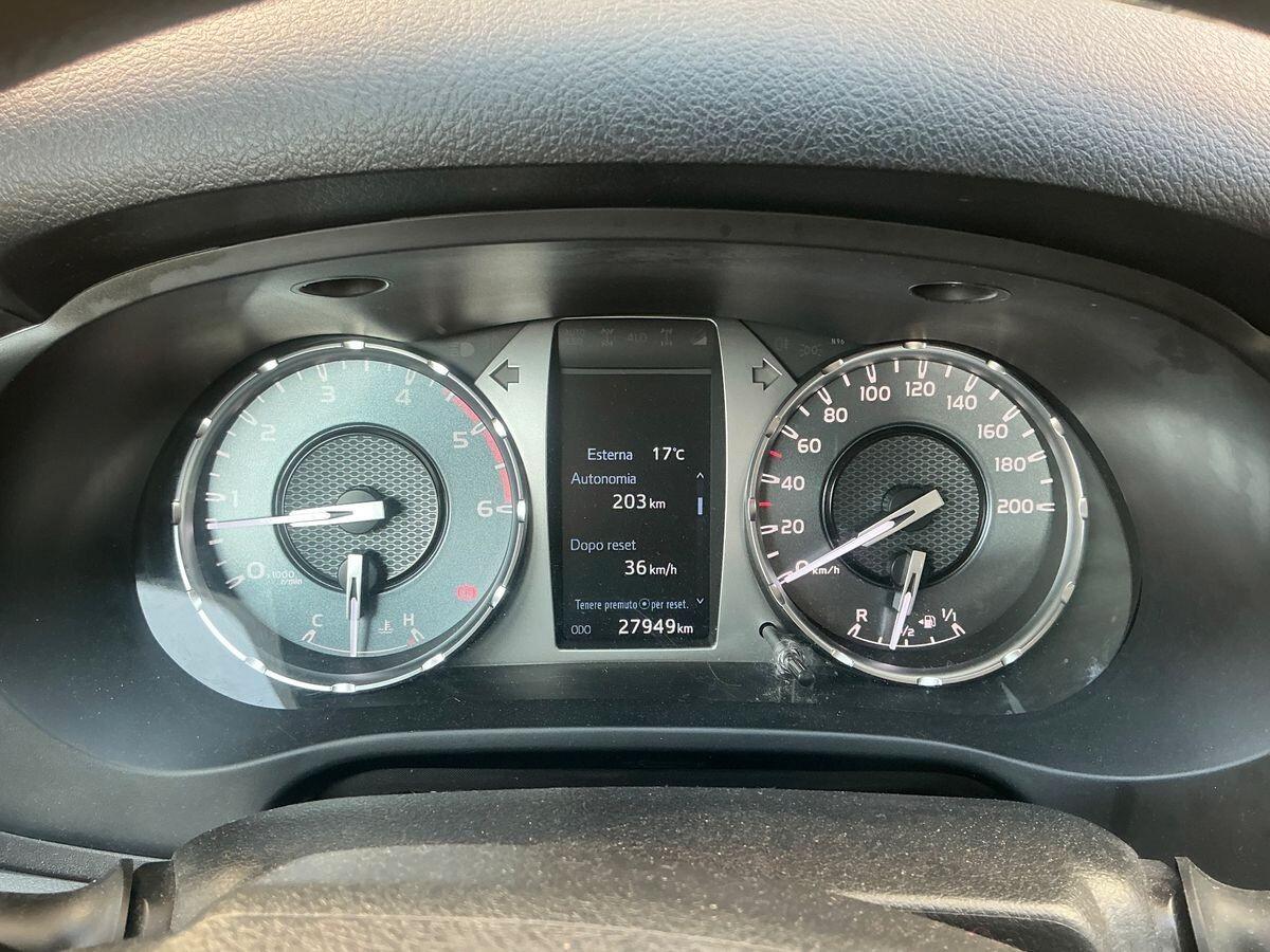 Toyota Hilux 2.4 D-4D Extra Cab Comfort 4x4 — 150 CV | 07/2021 | 28.100 km