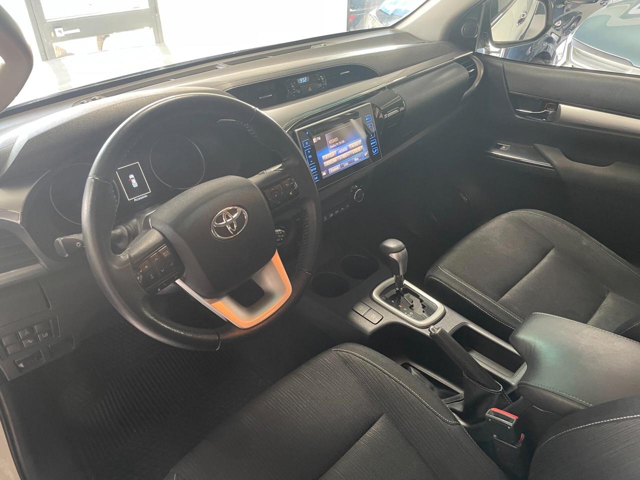 Toyota Hilux 2.4 D-4D A/T 4WD 4 porte Double Cab Executive
