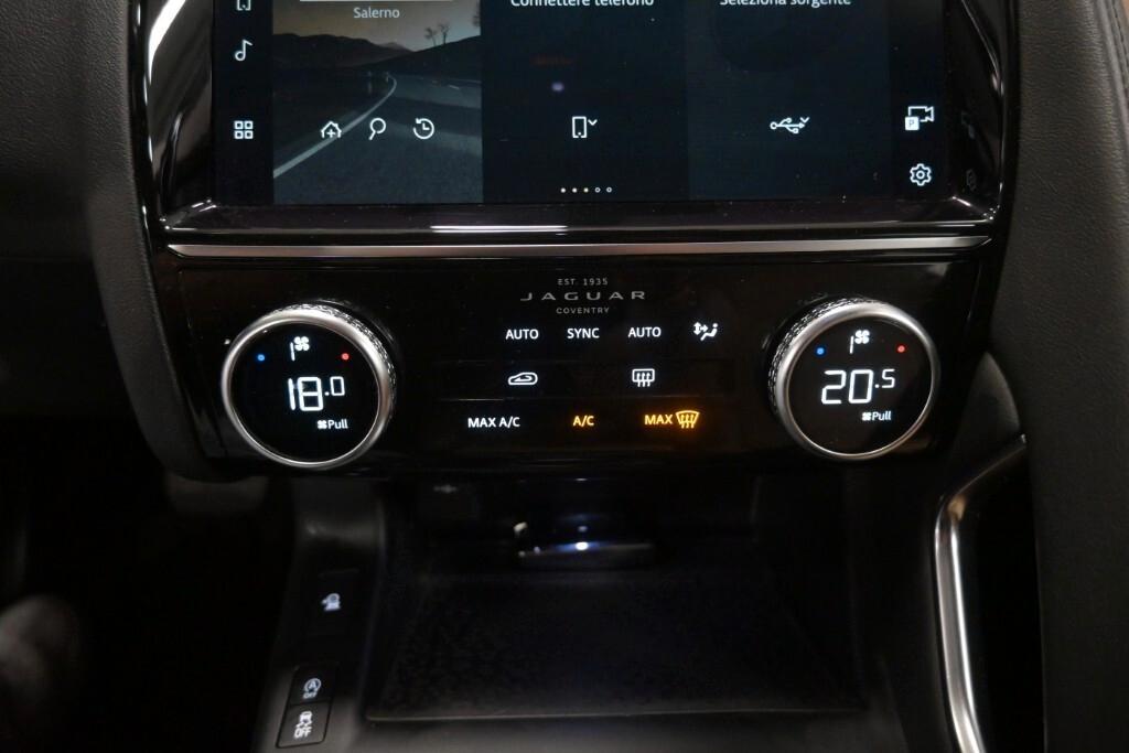 JAGUAR E-PACE 2.0D I4 163CV AUTO AWD SE ( FARI LED - TETTO PANORAMICO - PELLE - ADAPTIVE CRUISE - NAVI - MIRROR - PDC - TELECAMERA 360 - CERCHI 19 )
