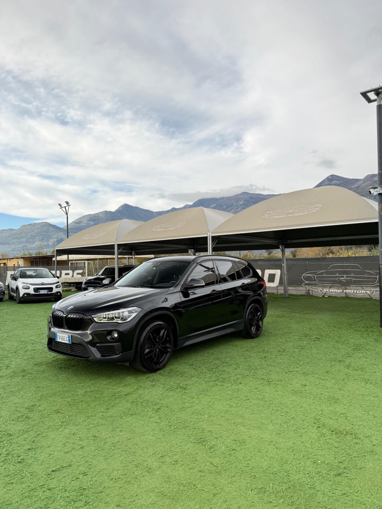 Bmw X1 sDrive18d xLine TOTAL BLACK