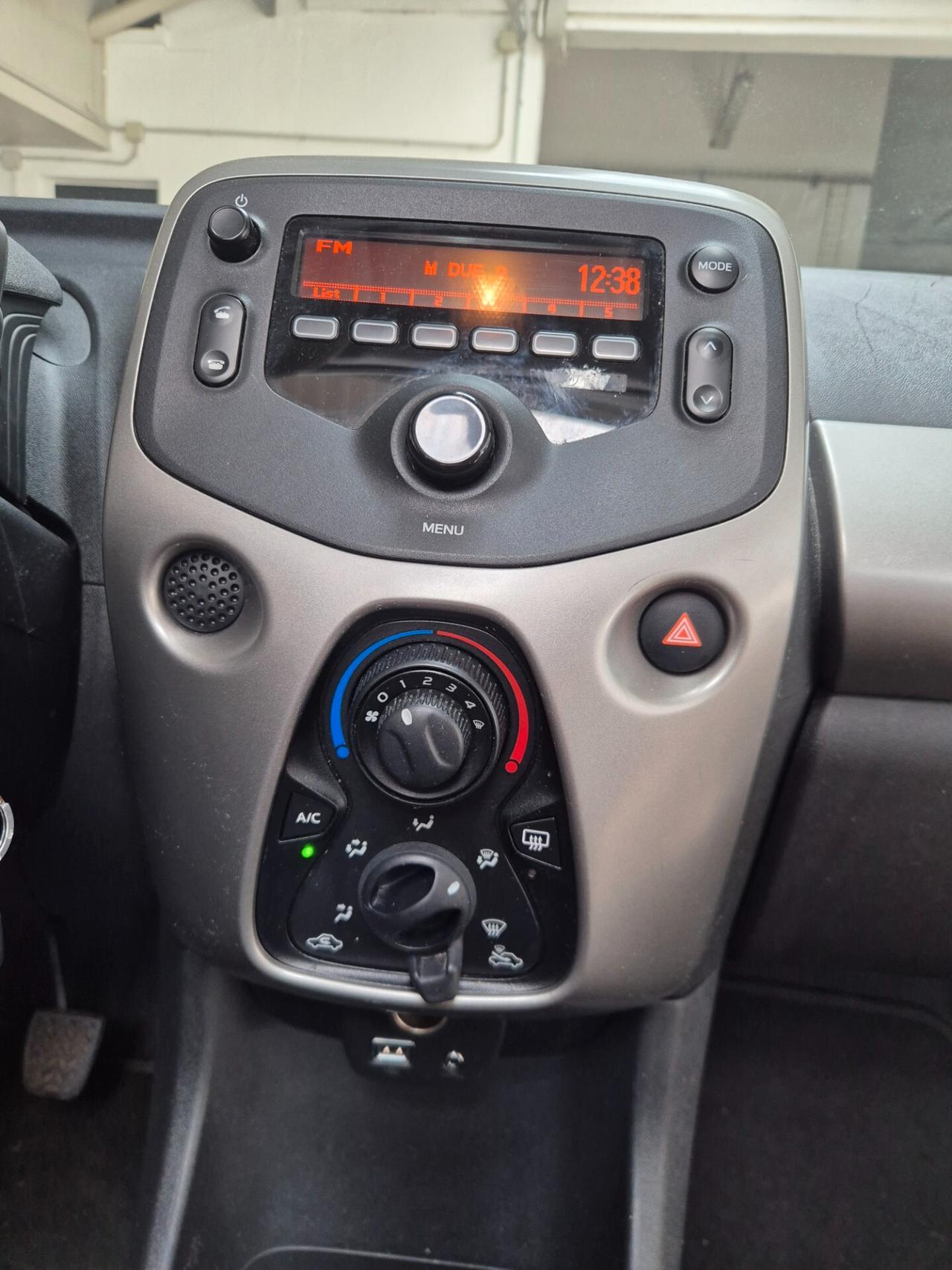 Citroen C1 cabrio benzina neo patentati