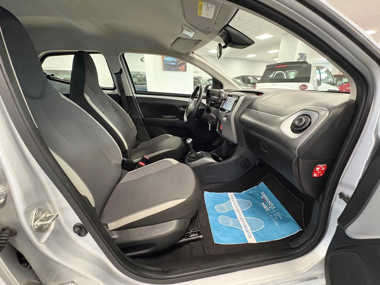 Toyota Aygo Connect 1.0 VVT-i 72 CV 5 porte x-fun
