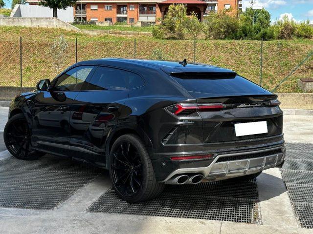 LAMBORGHINI Urus 4.0