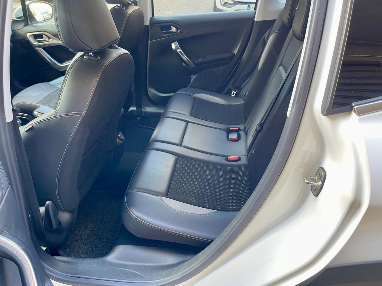 Peugeot 2008 BlueHDi 100 Allure