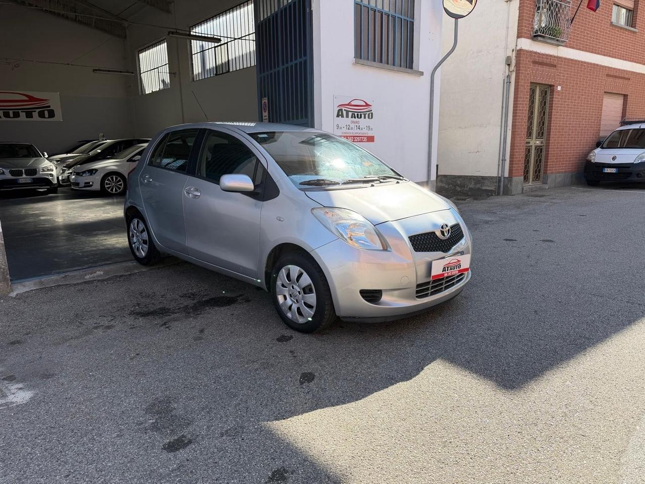 Toyota Yaris 1.0 5 porte