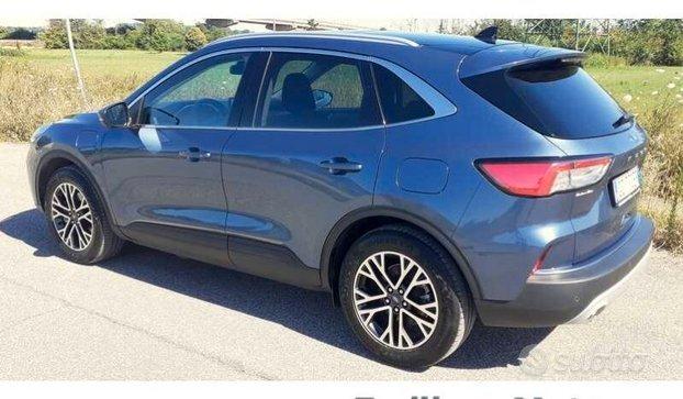 Ford Kuga 2.5 Plug In Hybrid 225 CV CVT 2WD Titanium Business