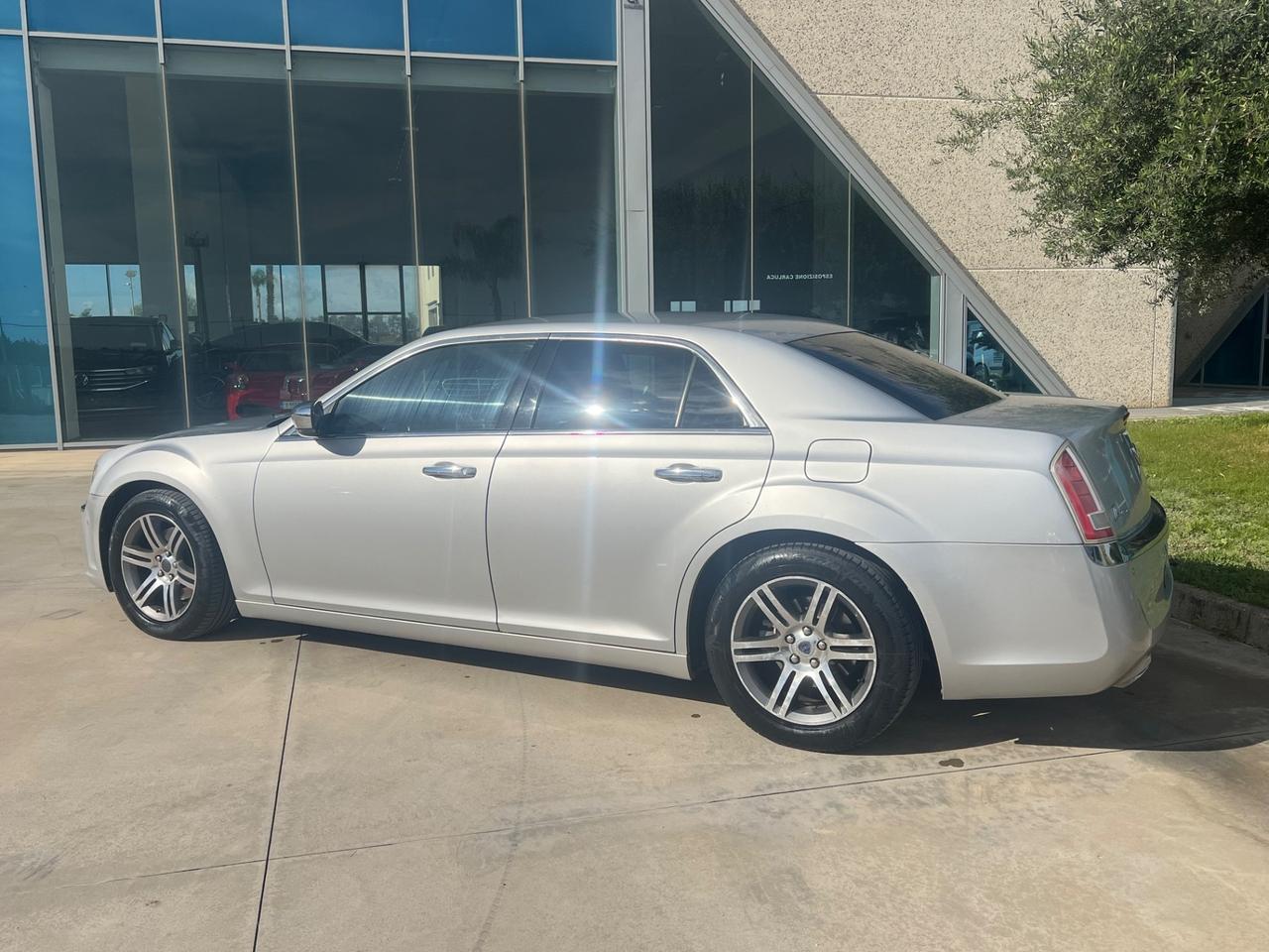 Lancia Thema 3.0 v6 Offerta riservata ad operatori del settore