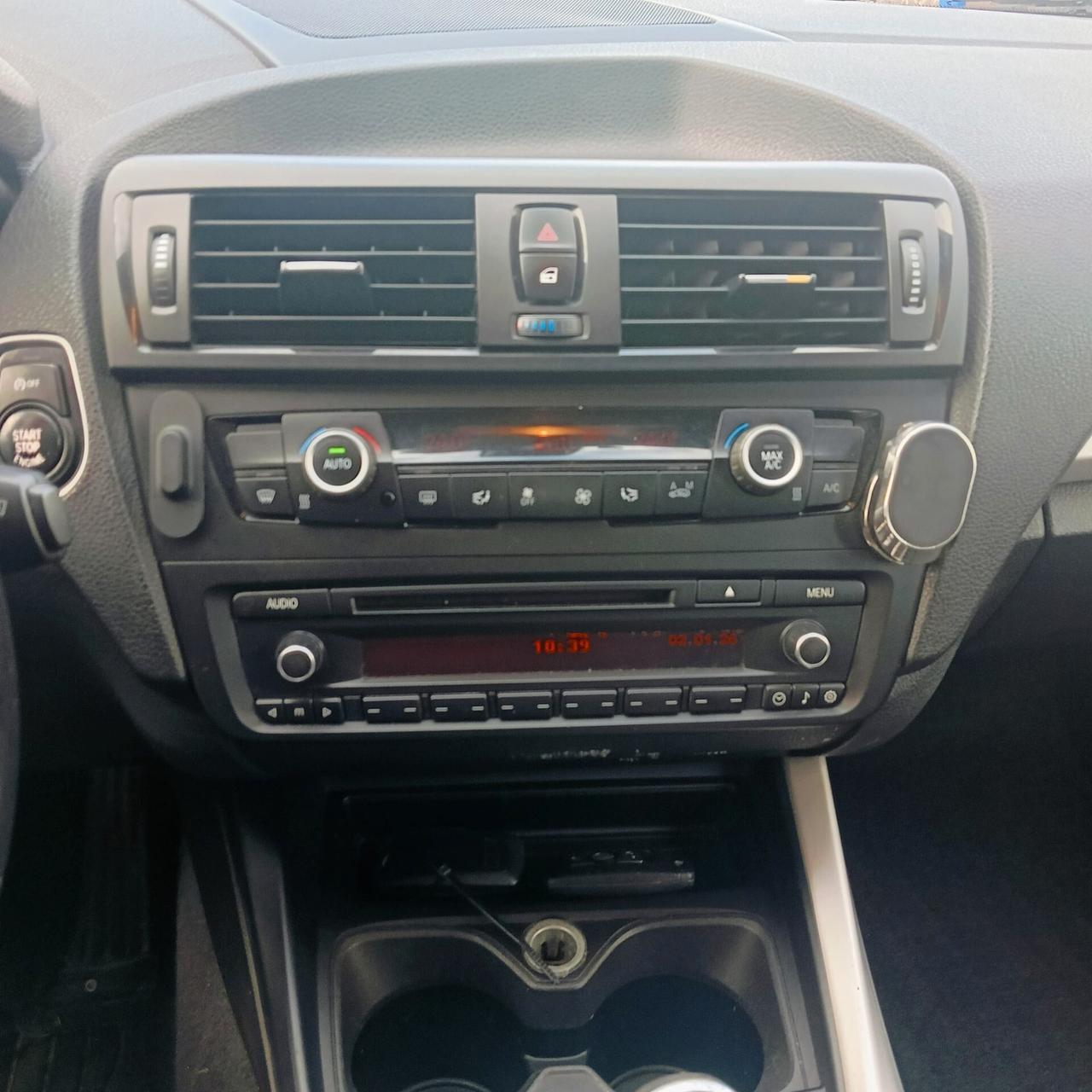 Bmw 120 120d 5p. Urban