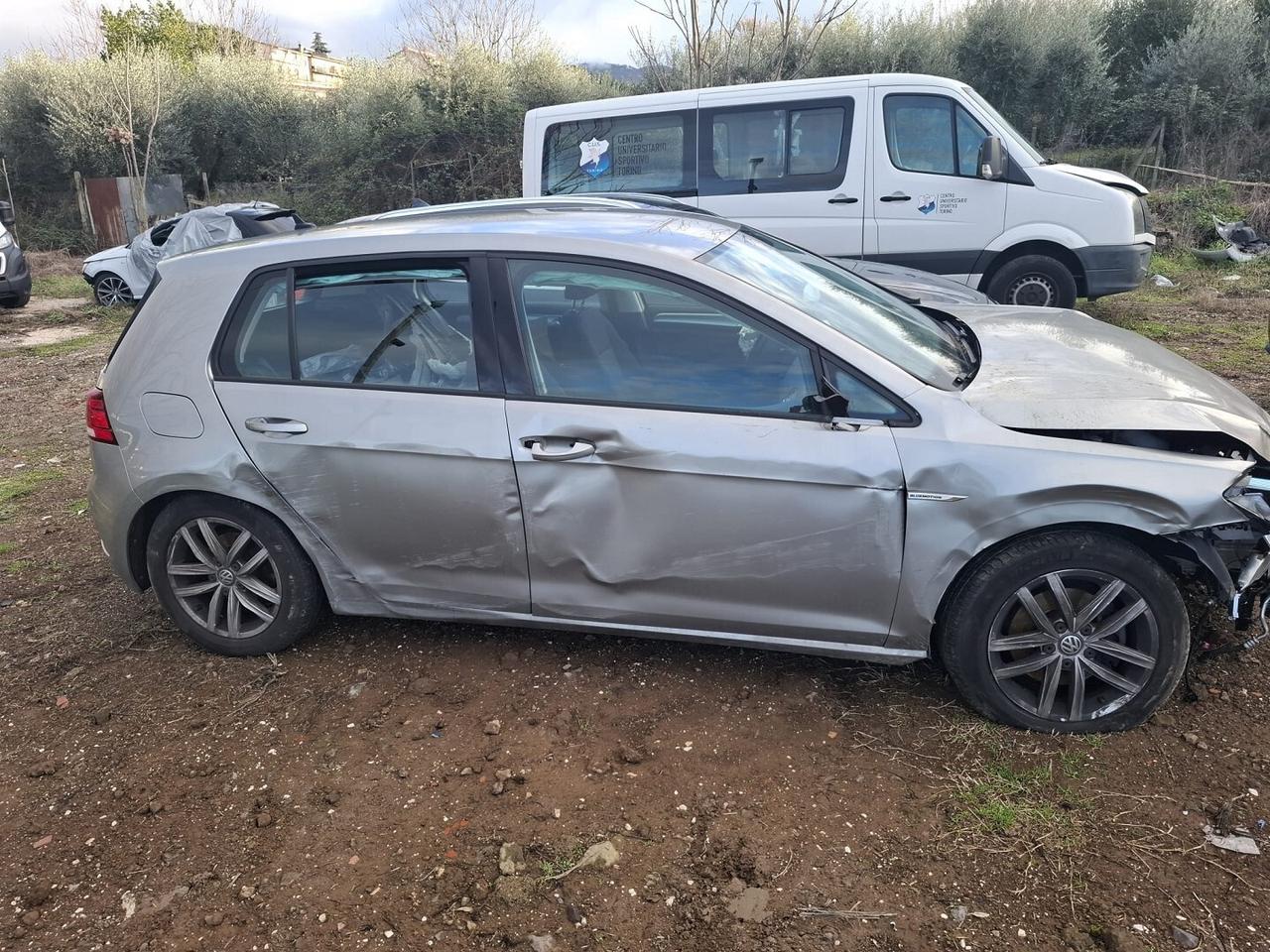 VW GOLF 7 2020 EXECUTIVE SINISTRATO