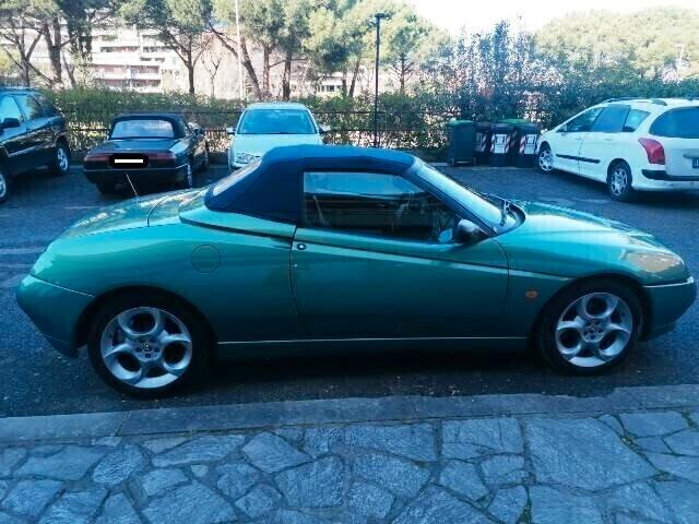 Alfa Romeo Spider 3000 v6