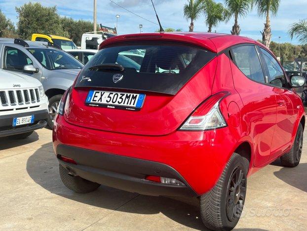 Lancia Ypsilon 0.9 TwinAir 85 CV 5 porte Metano Ec