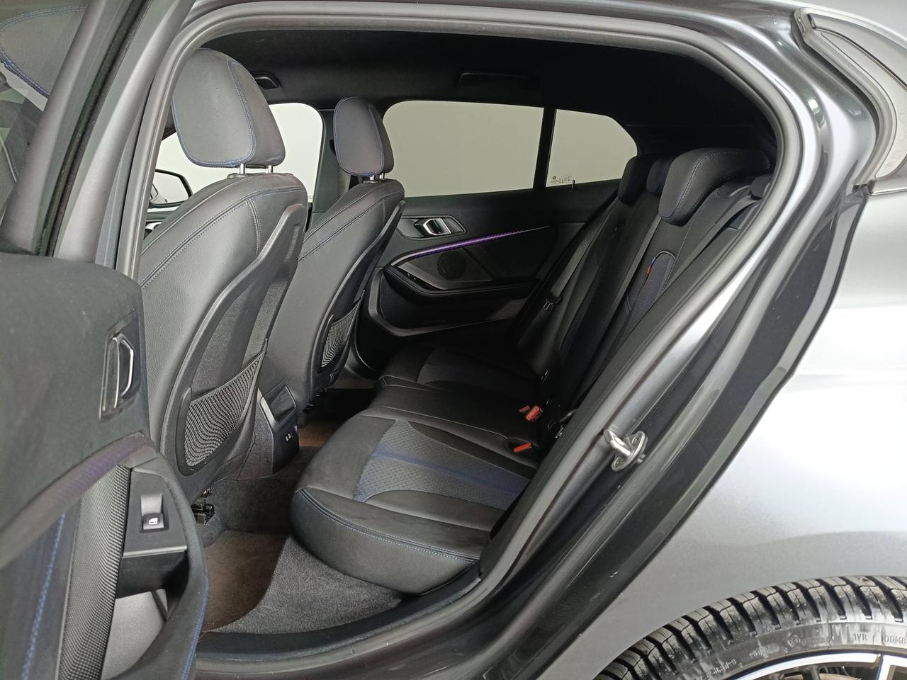 BMW Serie 1 F40 - 118d Msport auto